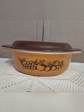 Pyrex Old Orchard 043 Oval Casserole Dish With Lid
